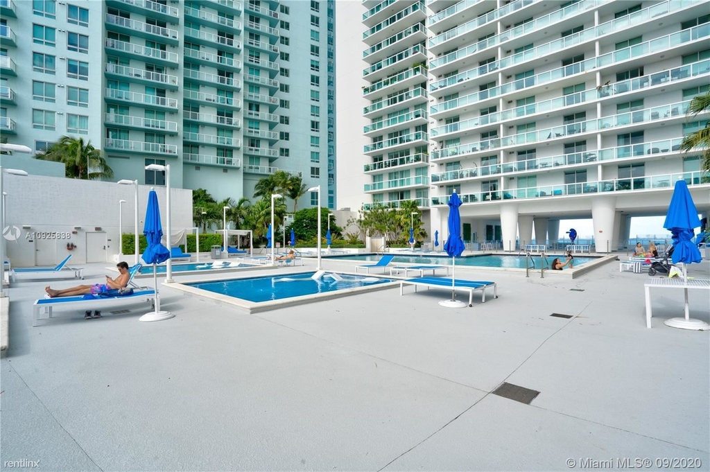 1800 N Bayshore Dr Apt 3310 - Photo 6