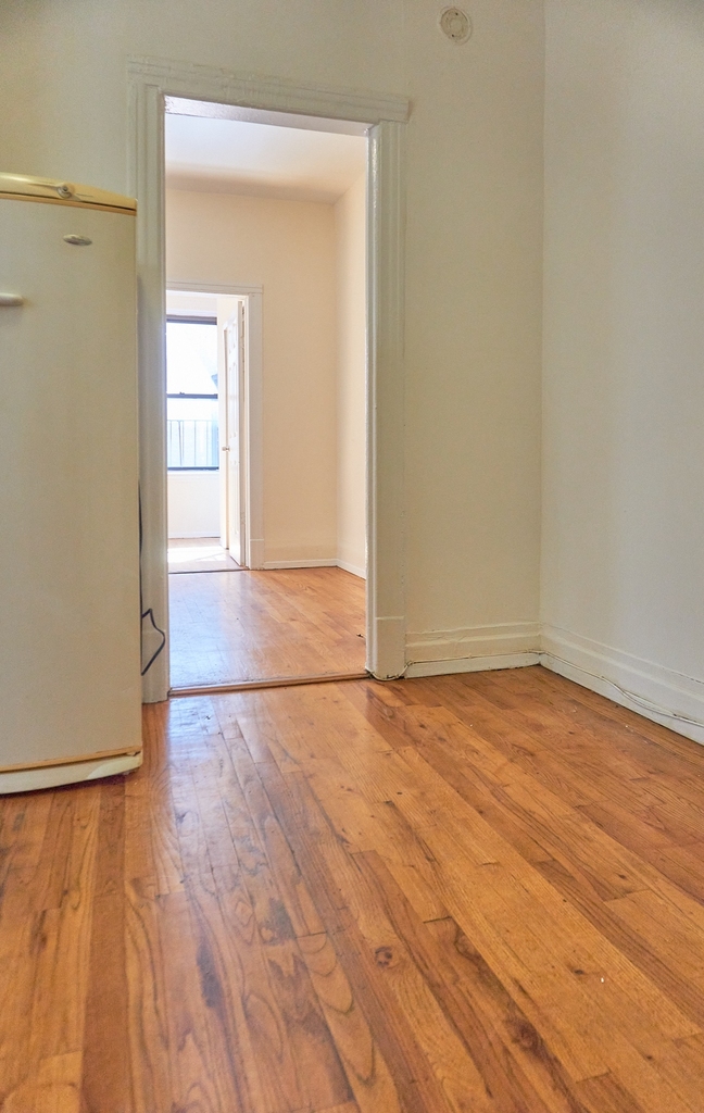 24-35 Steinway Street - Photo 5