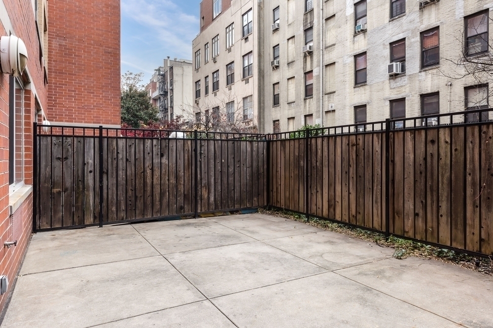 520 West 48th Street - Photo 0