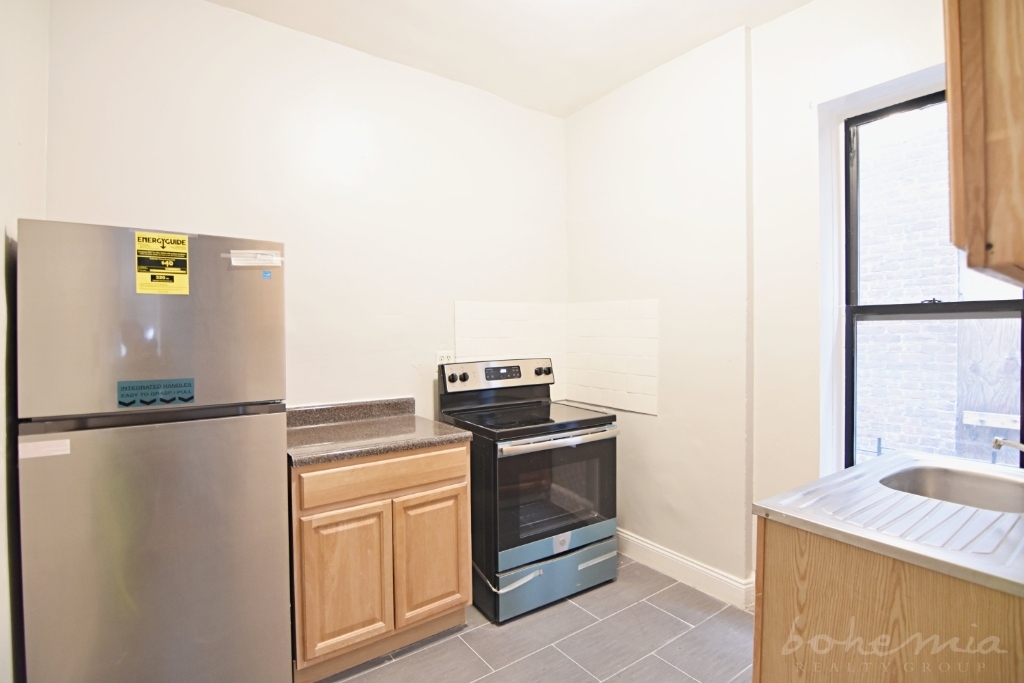 2108 Amsterdam Avenue - Photo 2