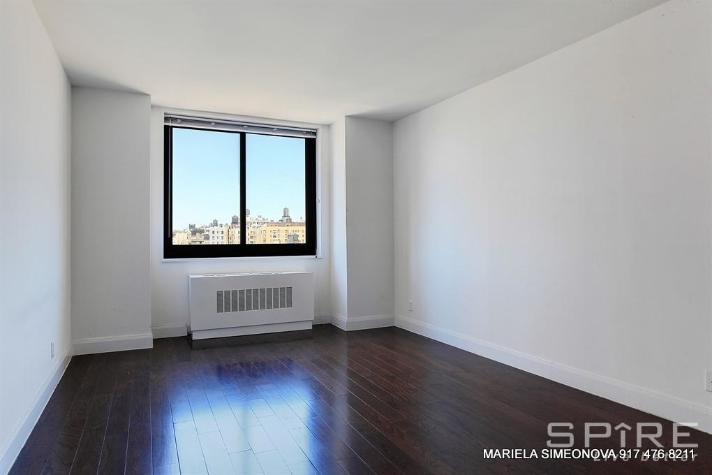 East 82nd Street - Photo 7