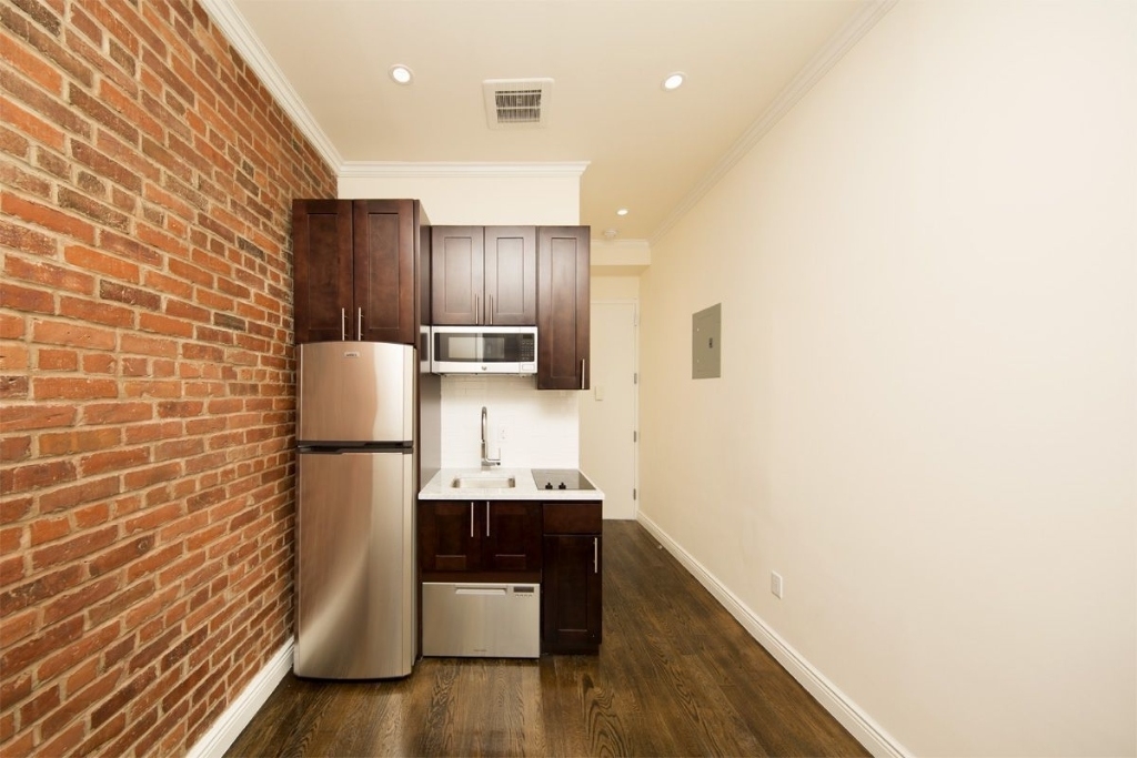 316 West 14th Street - Photo 4