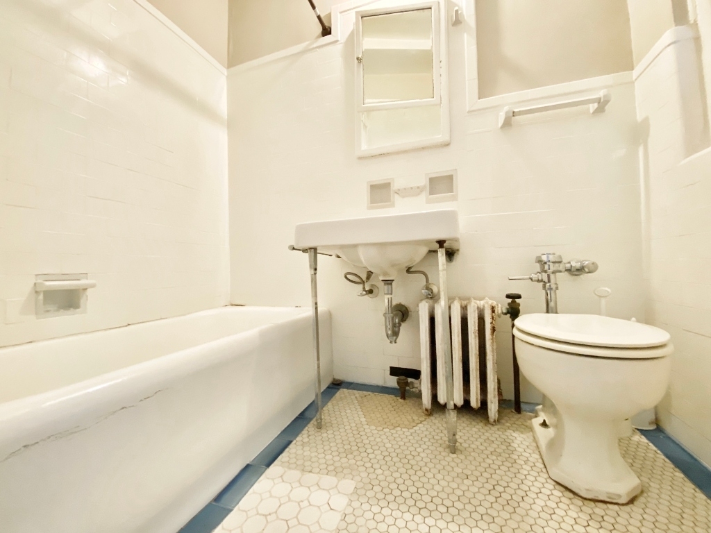 457 West 57th Street - Photo 2