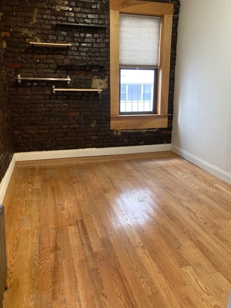 316 East 49th Street - Photo 3