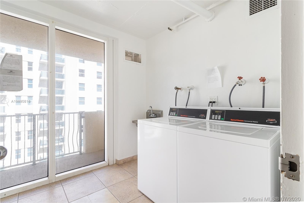 9195 Collins Ave - Photo 21