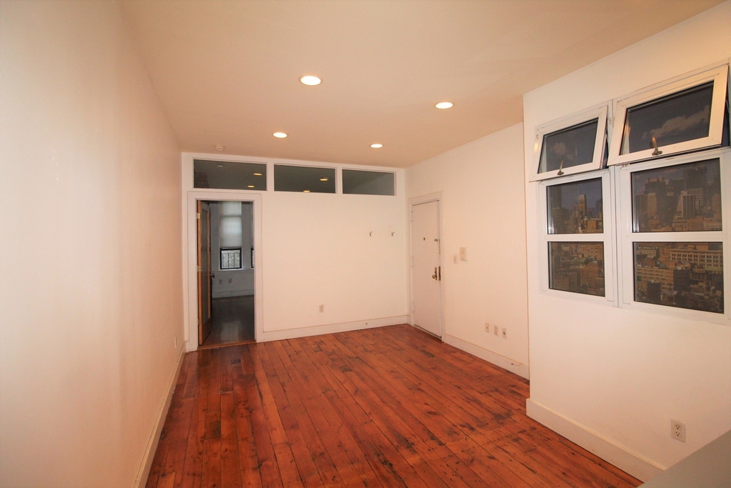 509 Henry Street - Photo 6