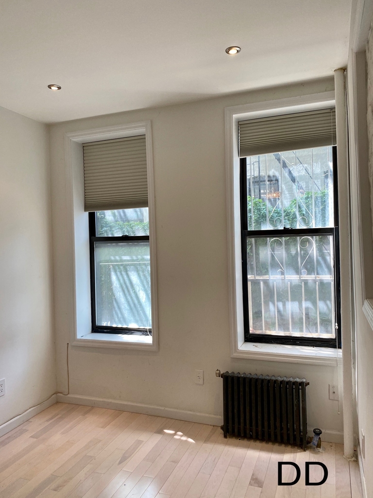 620 East 6th Street - Photo 8