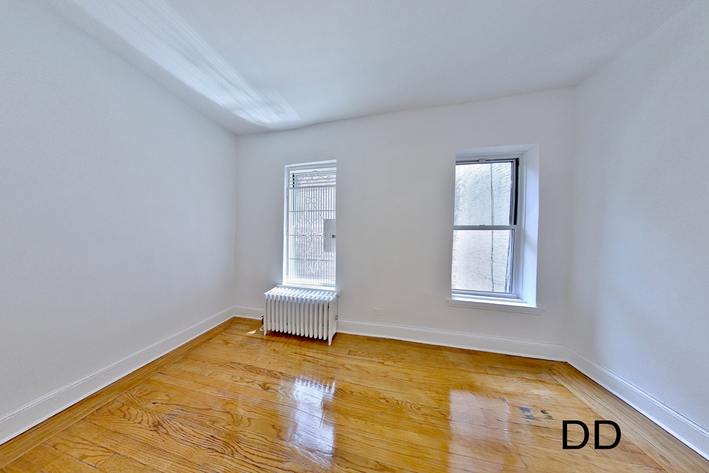 1425 3rd Avenue - Photo 3