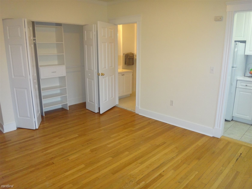 1 Langdon St Apt 33 - Photo 0