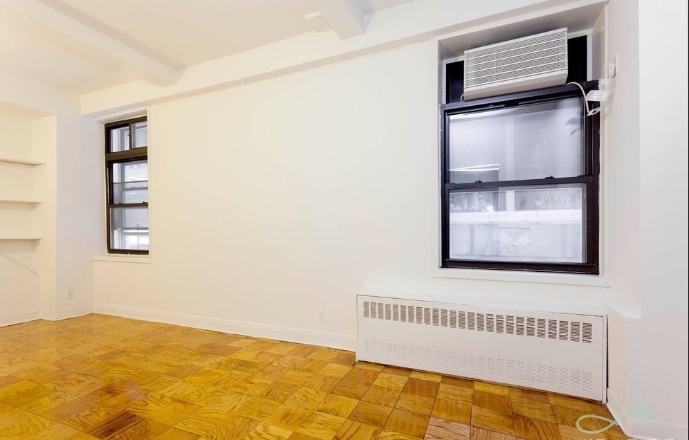 135 East 45th Street - Photo 0