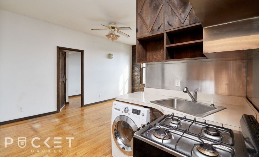 647 East 11th Street - Photo 0