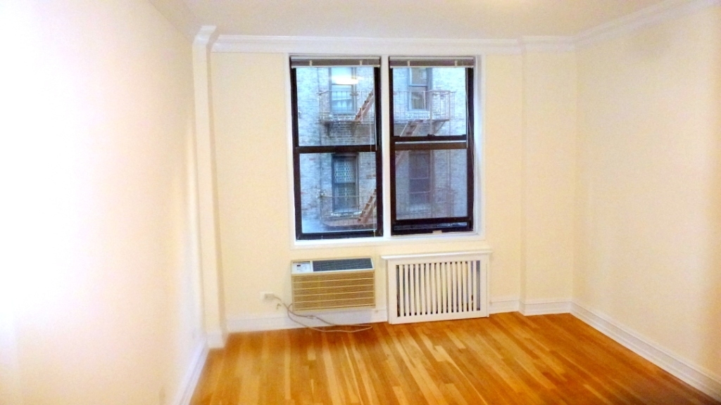 305 west 13th street - Photo 3