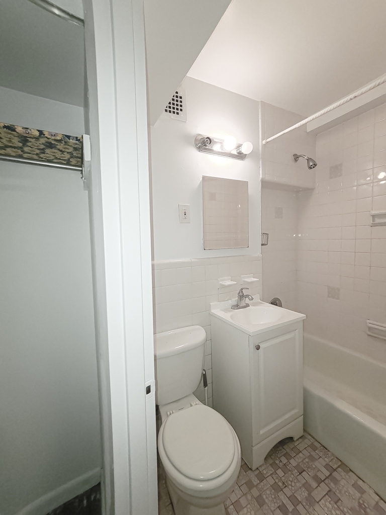 146 East 39th Street - Photo 7