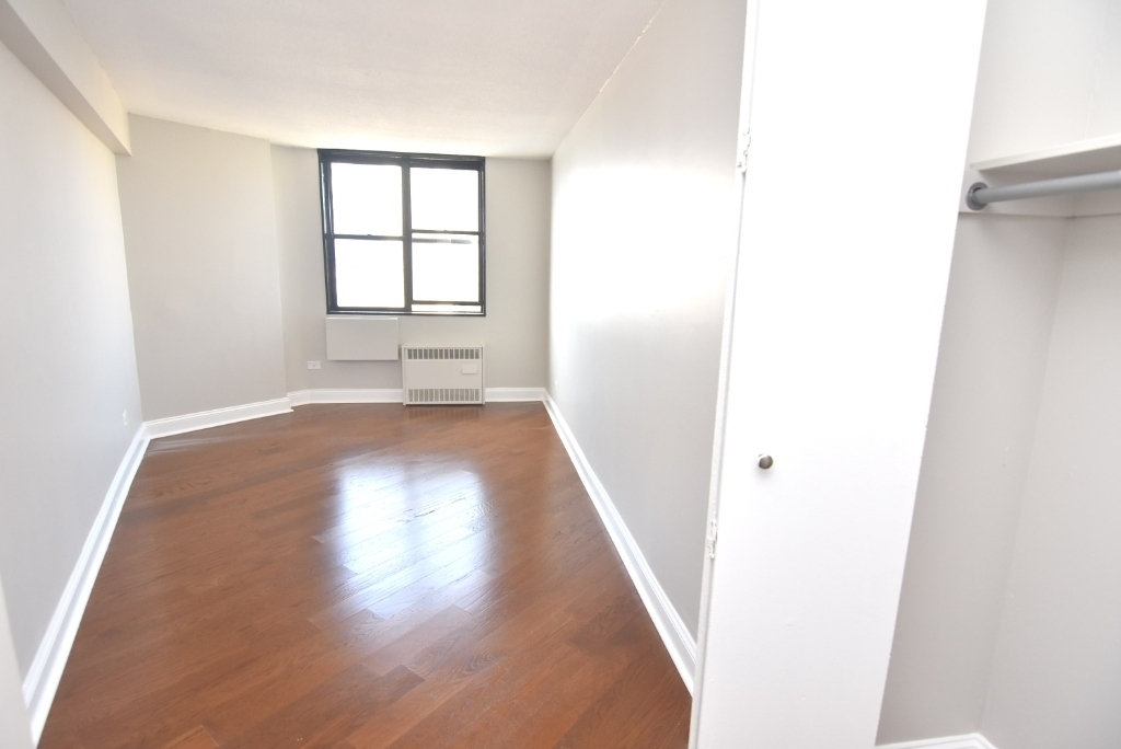 3333 Broadway - Photo 8