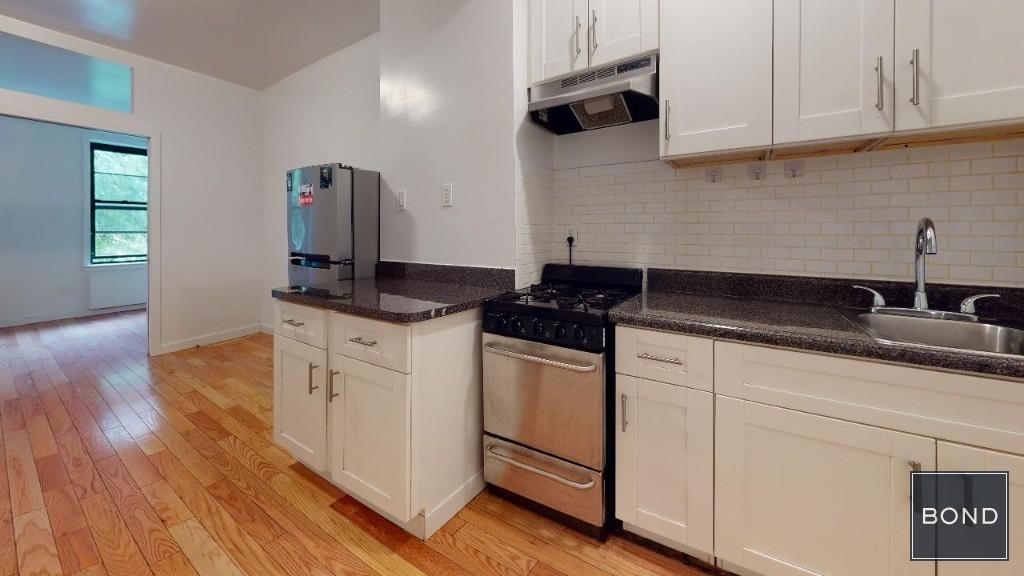 538 West 47th Street - Photo 1