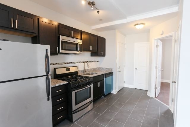 5860 Kenmore - Photo 2