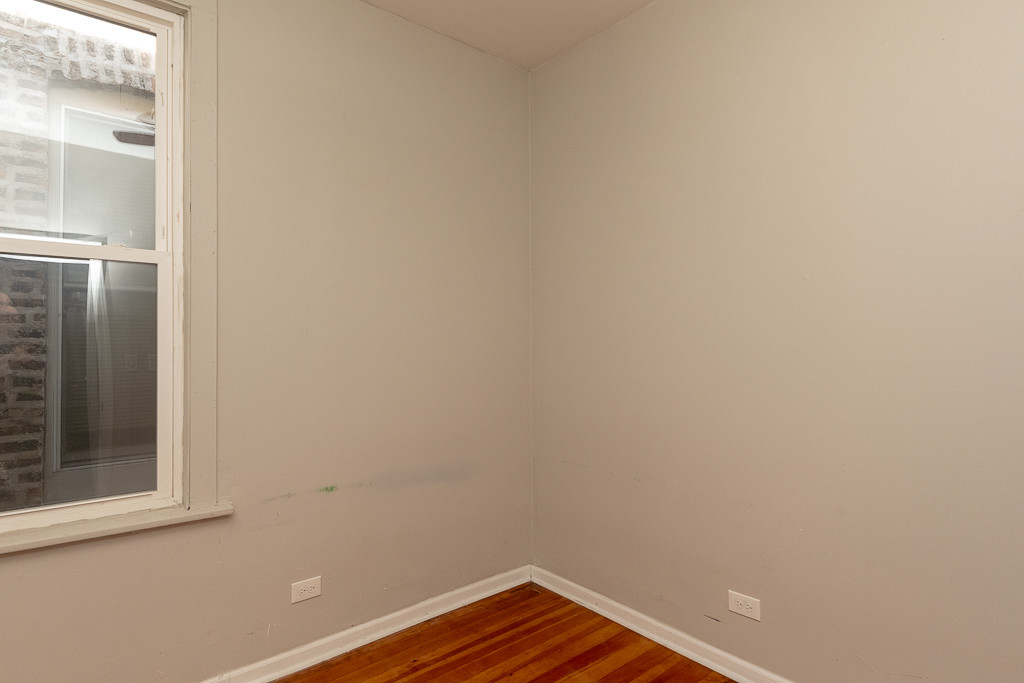 2049 Fullerton - Photo 11