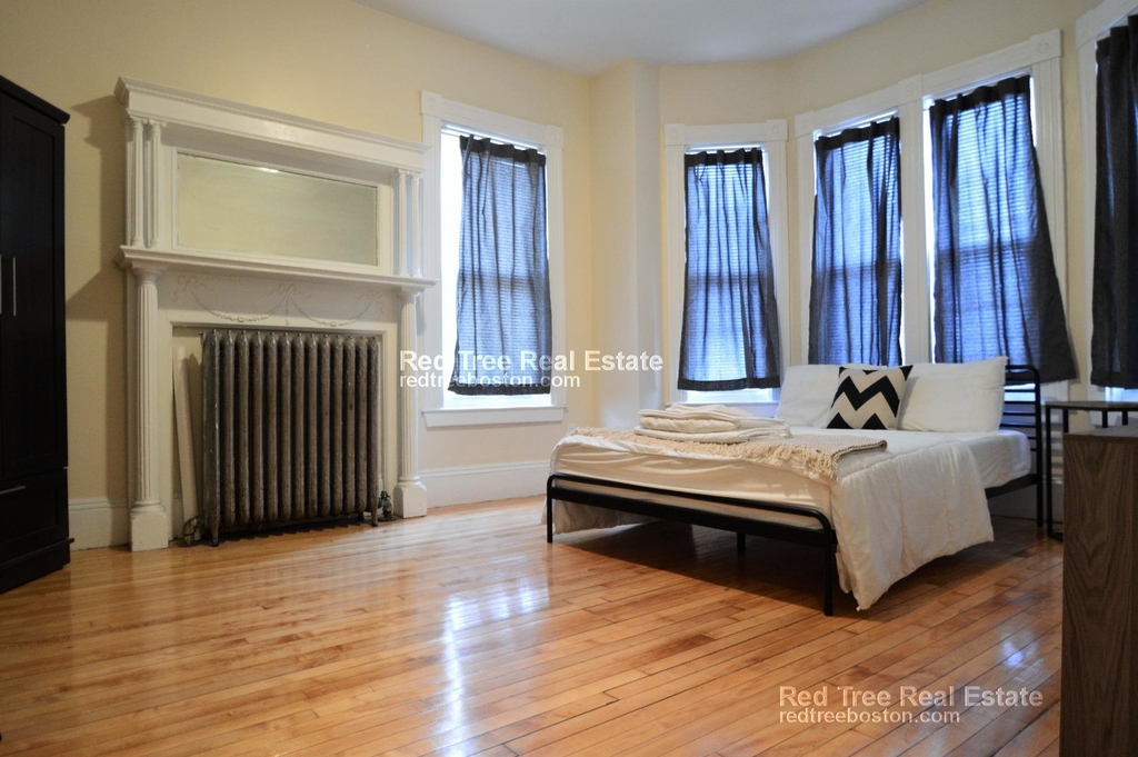 451 Meridian St. - Photo 8