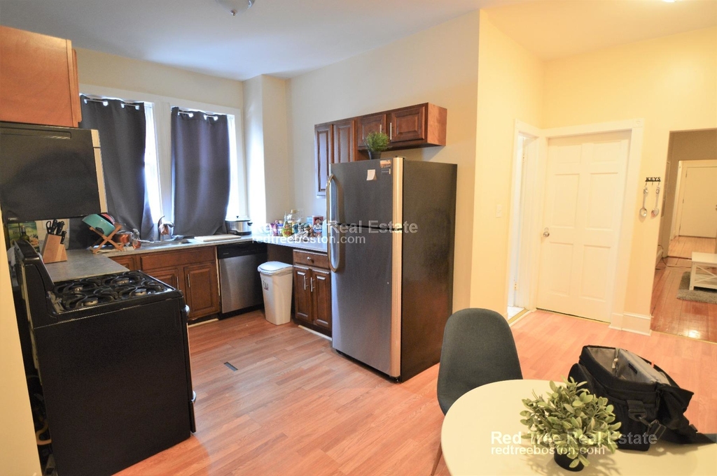 451 Meridian St. - Photo 6