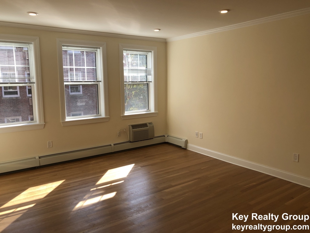 41 Auburn St. - Photo 2