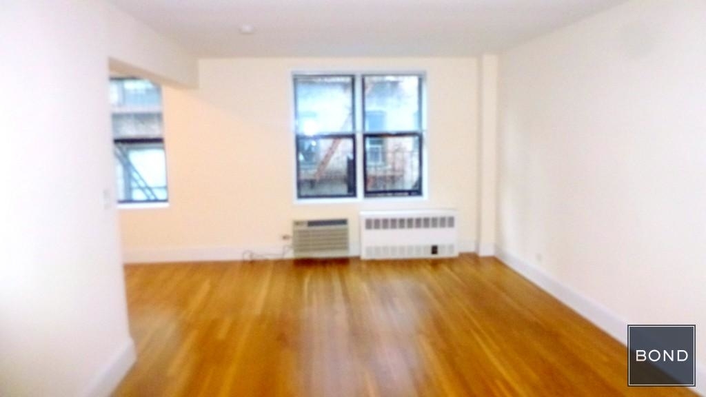 305 West 13th Street - Photo 1