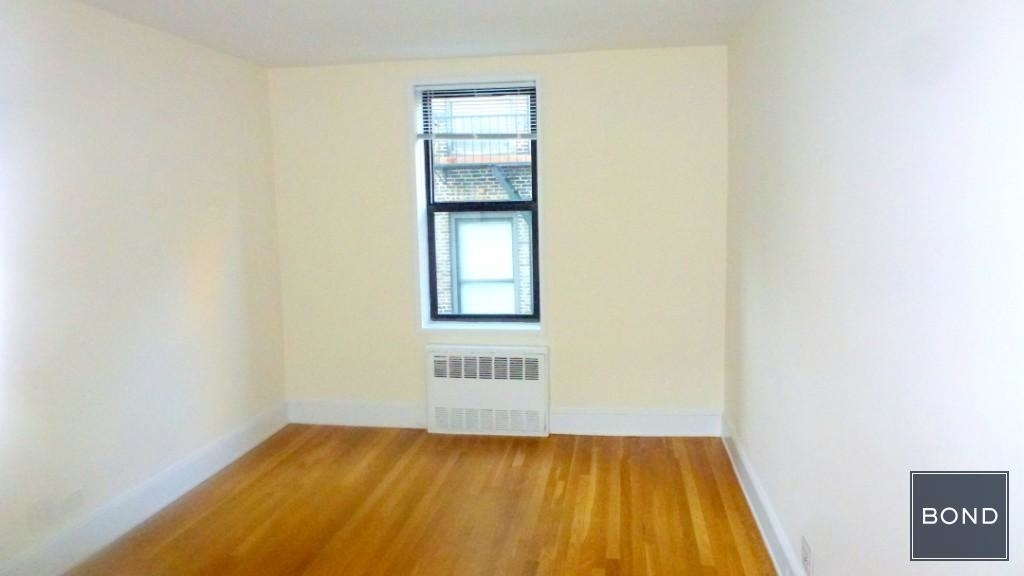 305 West 13th Street - Photo 9