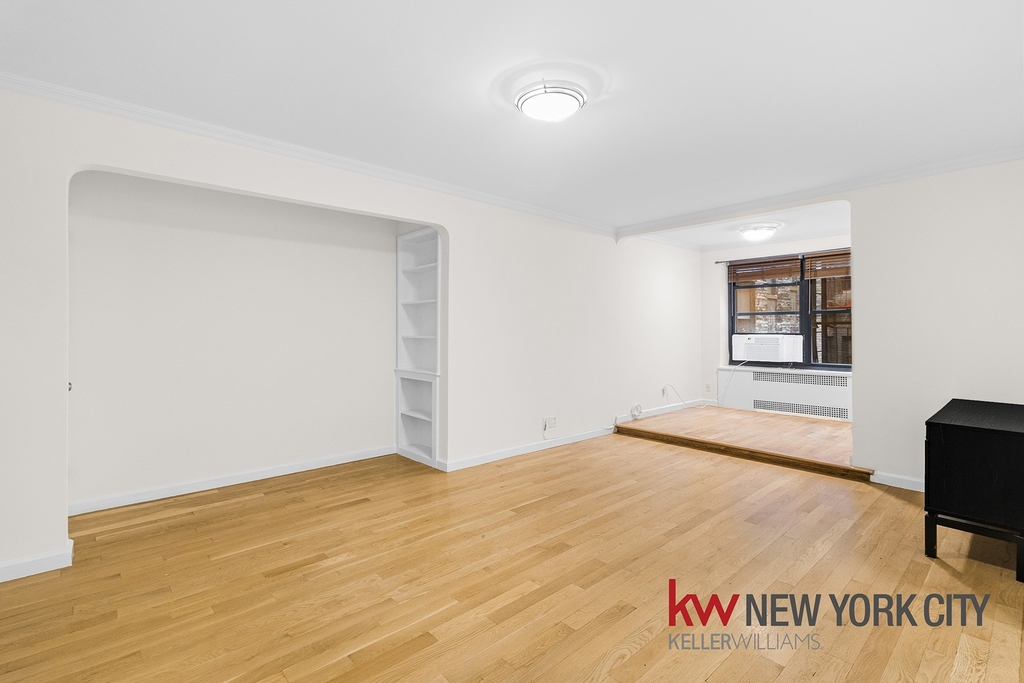 425 Central Park West - Photo 3