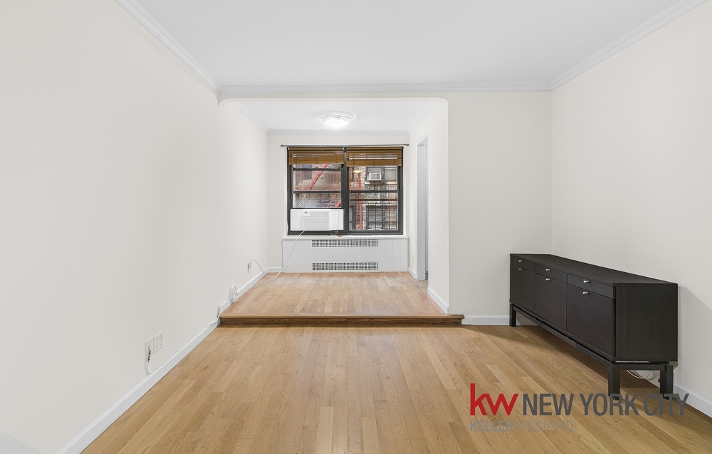 425 Central Park West - Photo 1