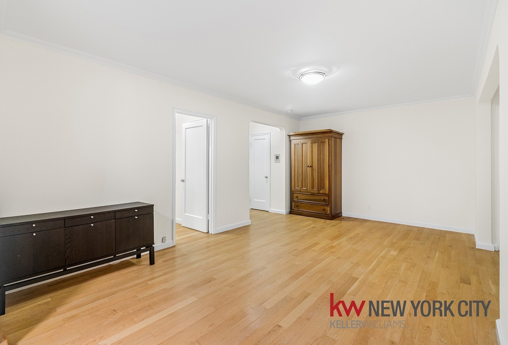 425 Central Park West - Photo 8