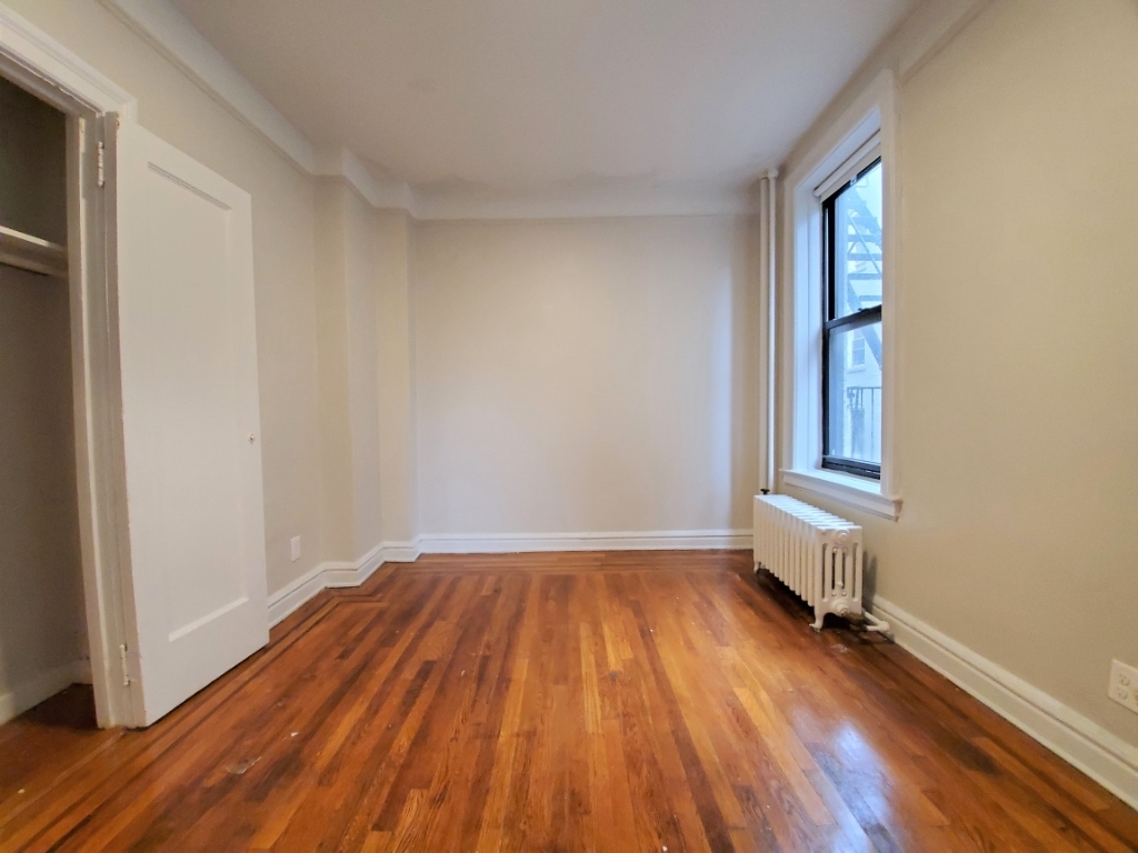 25-21 31st Avenue - Photo 1