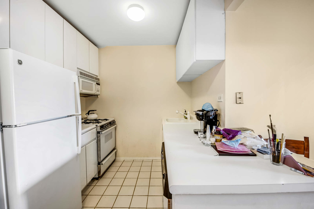 155 West 70th Street - Photo 5