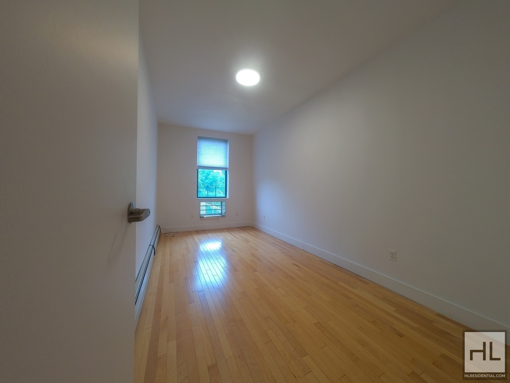 761 Bergen Street - Photo 7