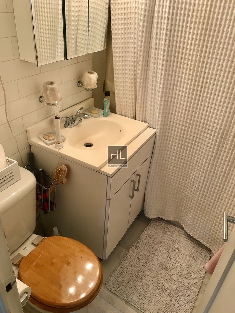 145 E 16 St - Photo 10