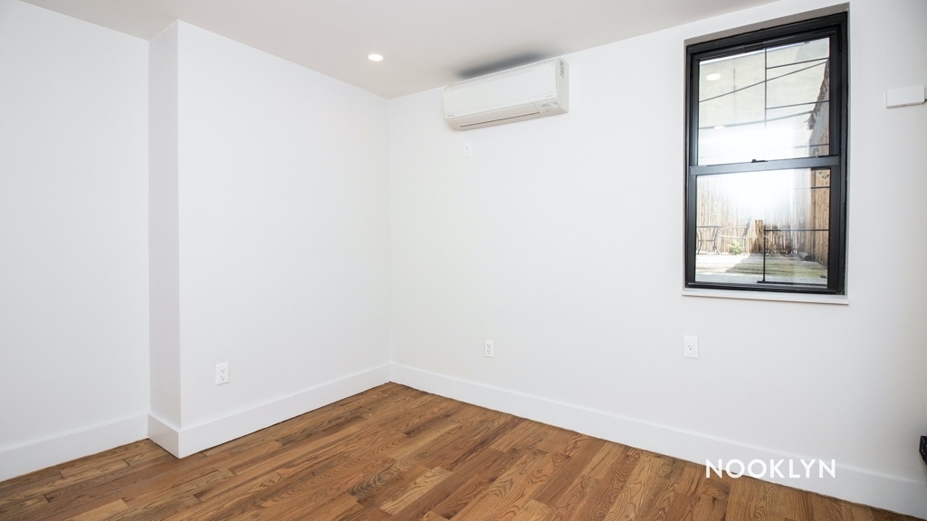 593 Marcy Avenue - Photo 4