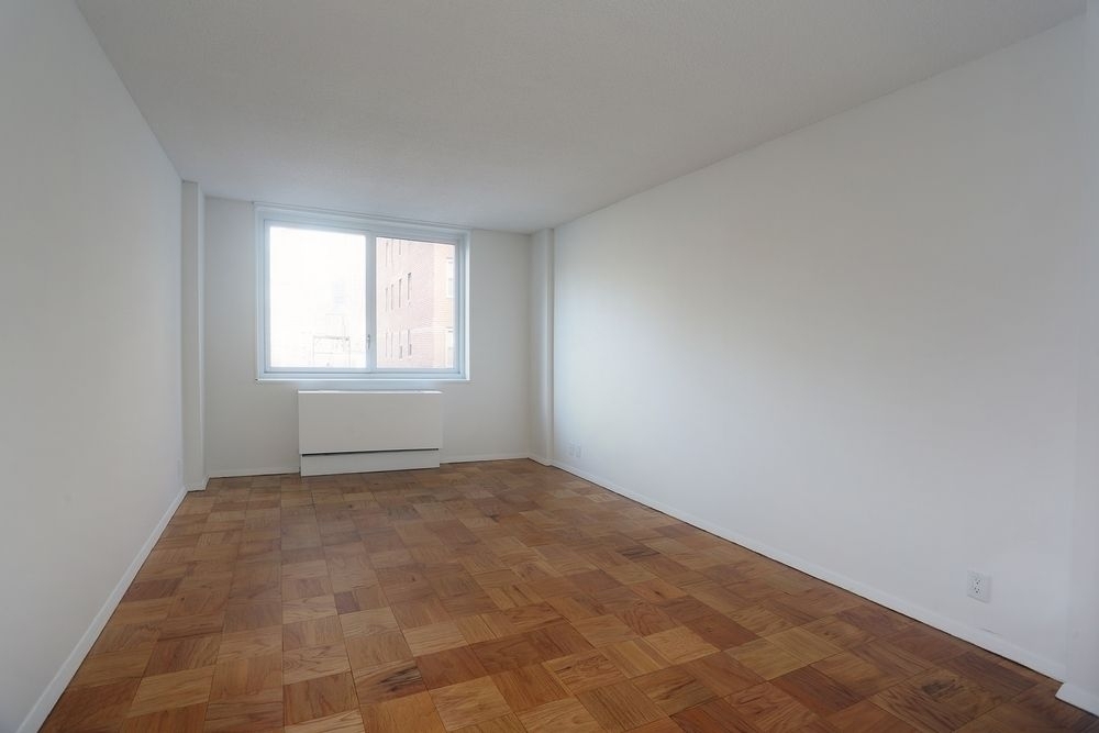 115 East 34th Street - Photo 1