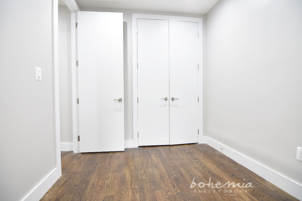 568 West 192nd Street - Photo 4