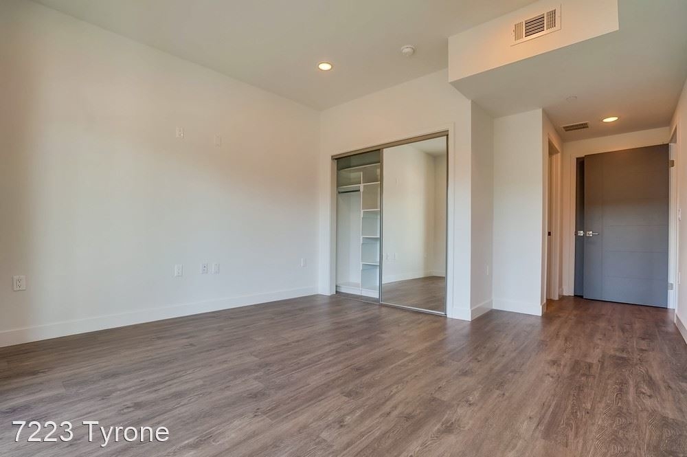 7223 Tyrone Ave. - Photo 2