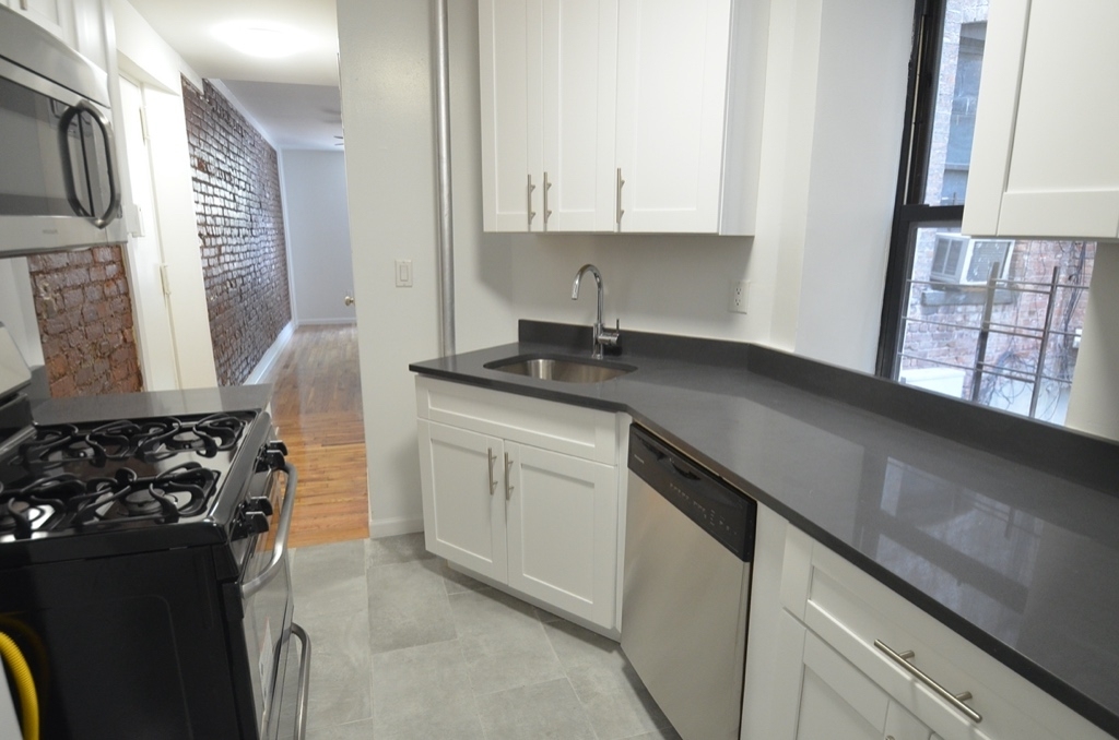 516 West 136th Street - Photo 6