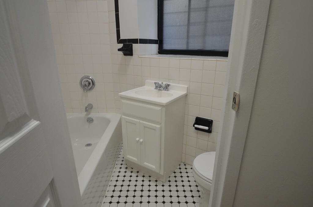 516 West 136th Street - Photo 4