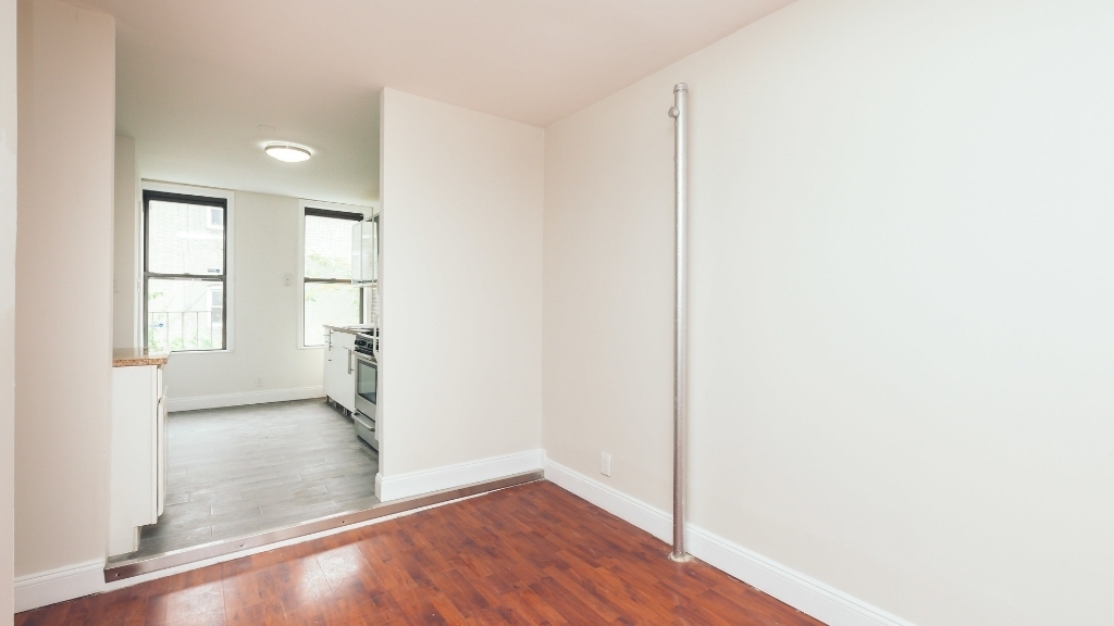 124 Wyckoff Avenue - Photo 3