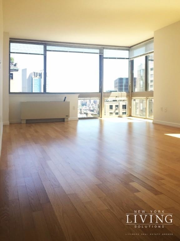 No fee + 2 months free large living and dining, good space modern kitchen, lots of closet space - Photo 2