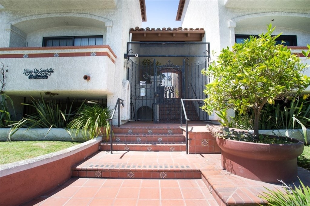 3261 Sawtelle Boulevard - Photo 2