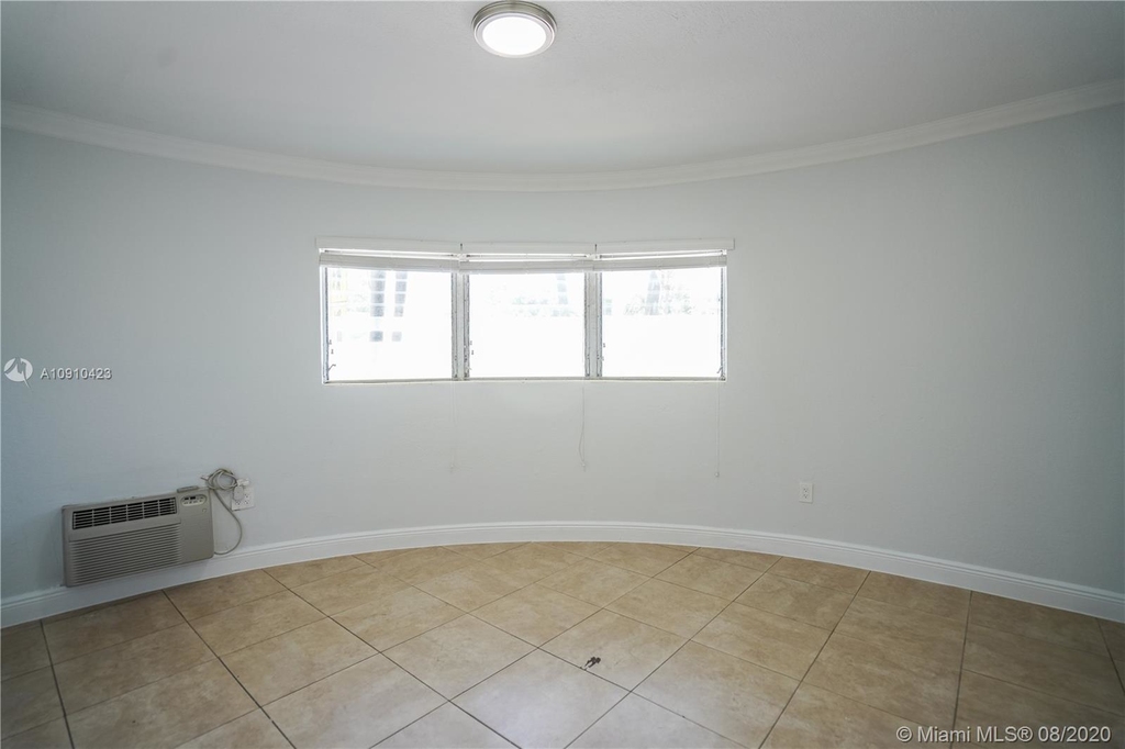 7640 Carlyle Ave - Photo 10