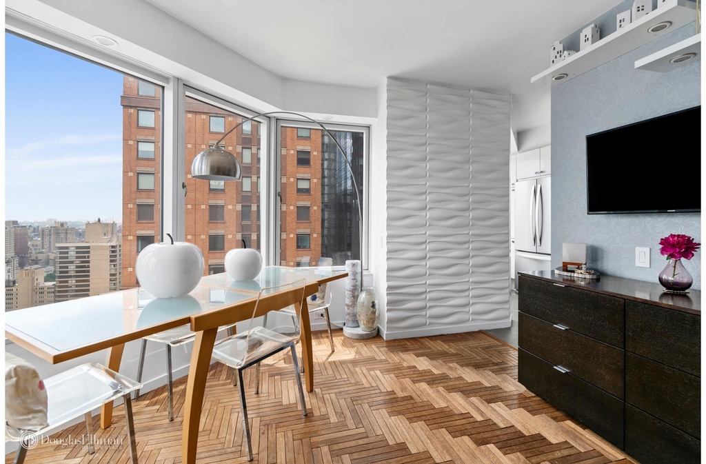 150 West 56th St - Photo 2