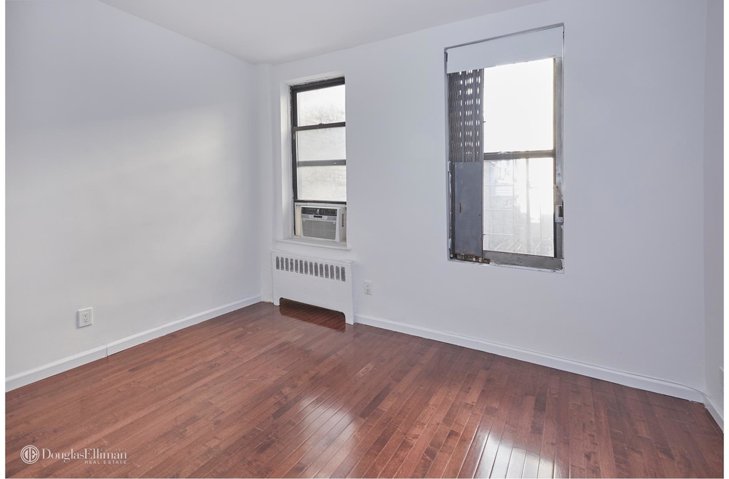 315 East 54th St - Photo 1