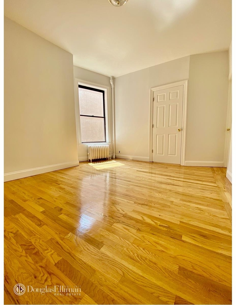 345 East 83rd St - Photo 5
