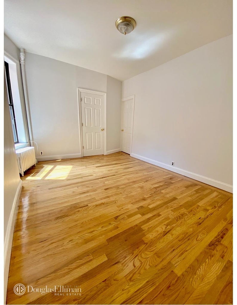 345 East 83rd St - Photo 6