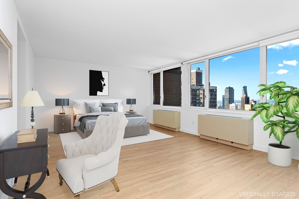 322 W 57th St - Photo 2