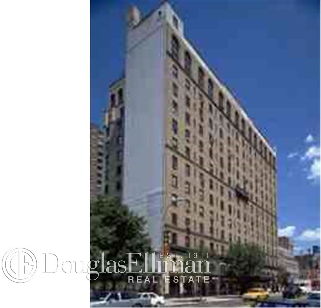 315 West 23rd St - Photo 8