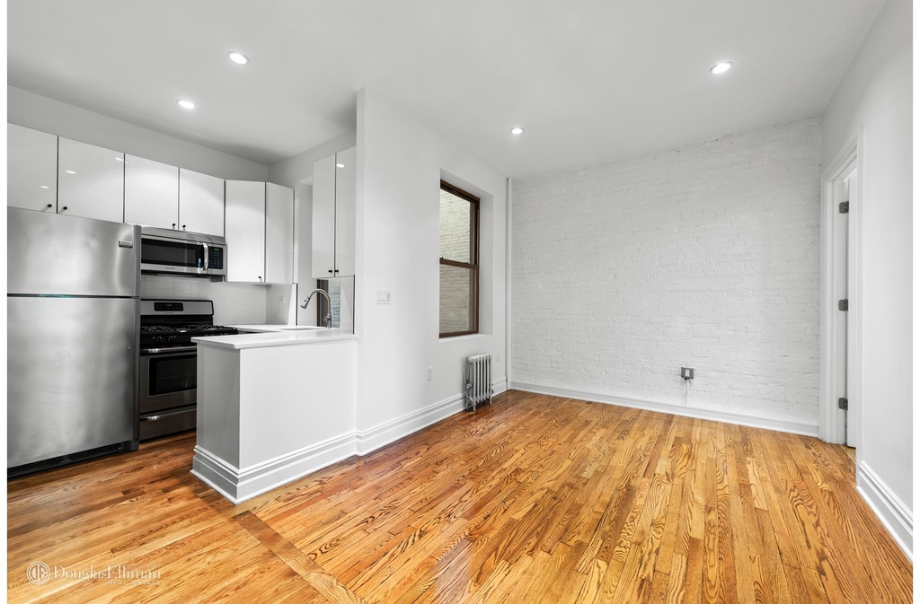 115 Greenpoint Avenue - Photo 0